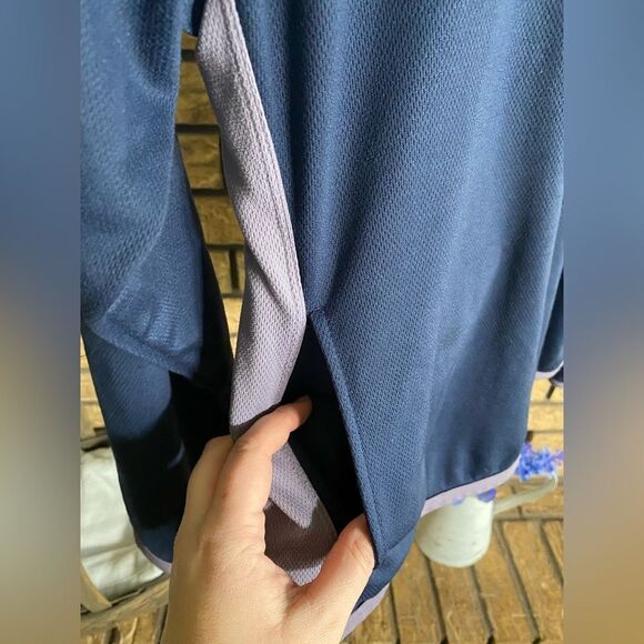 Women’s Nike 1/4 zip pullover - Picture 6 of 8